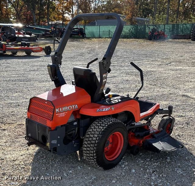 Image of Kubota ZG227Z equipment image 4