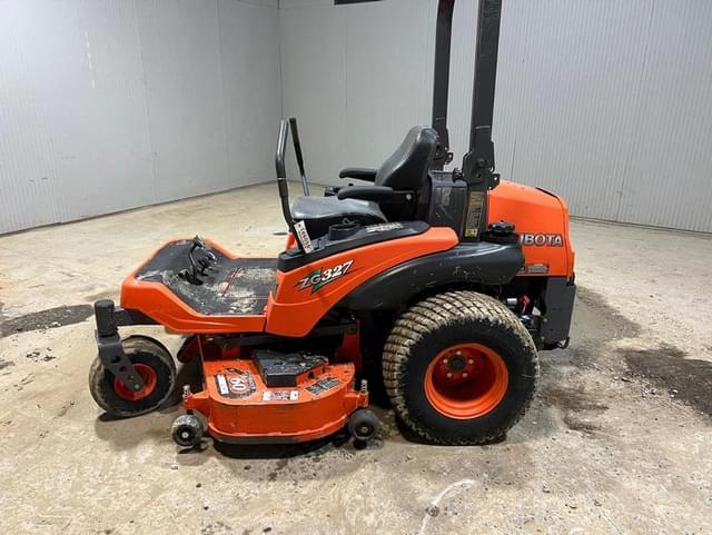 Image of Kubota ZG327 equipment image 2