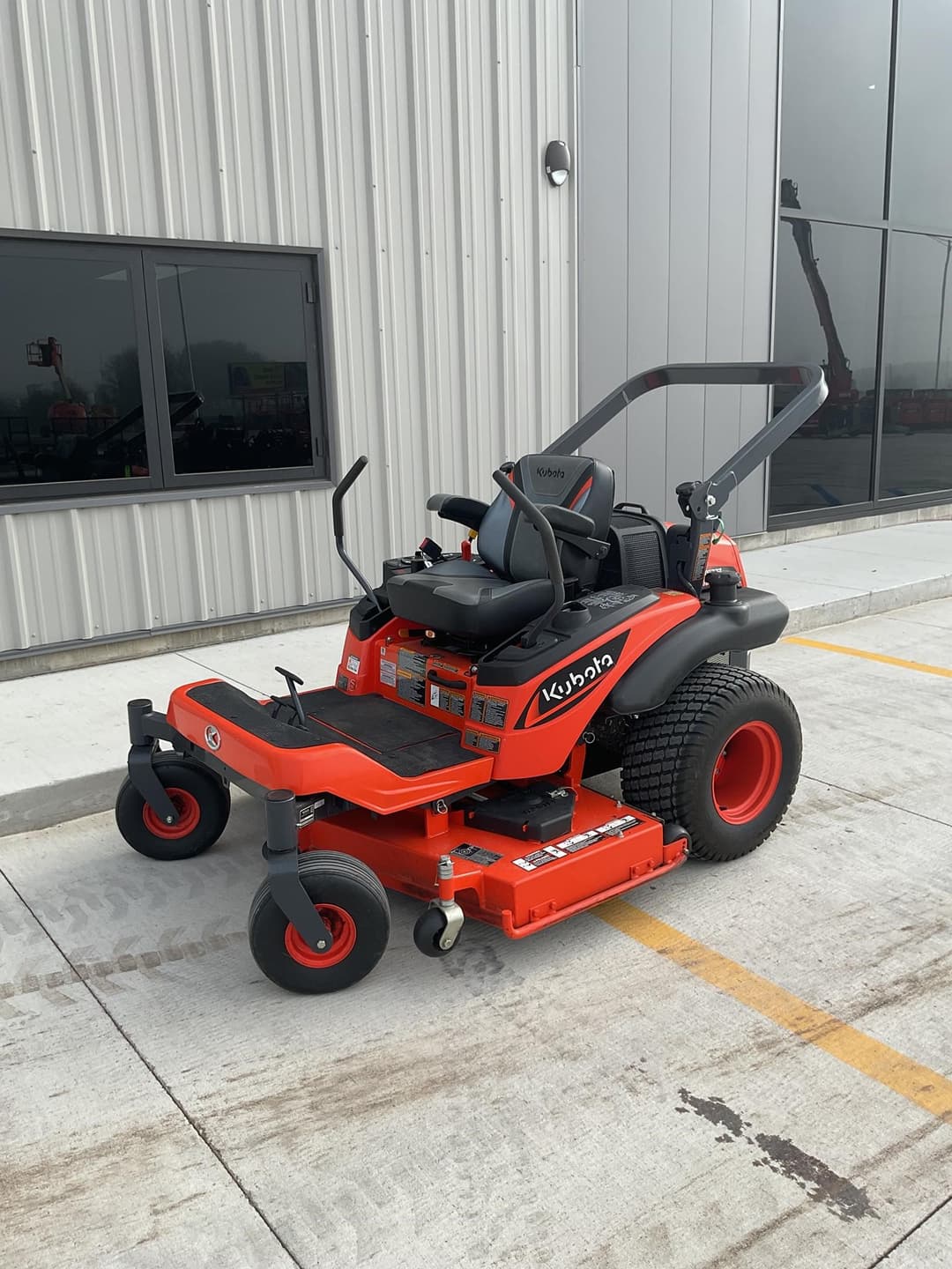 Image of Kubota ZG327 Image 0