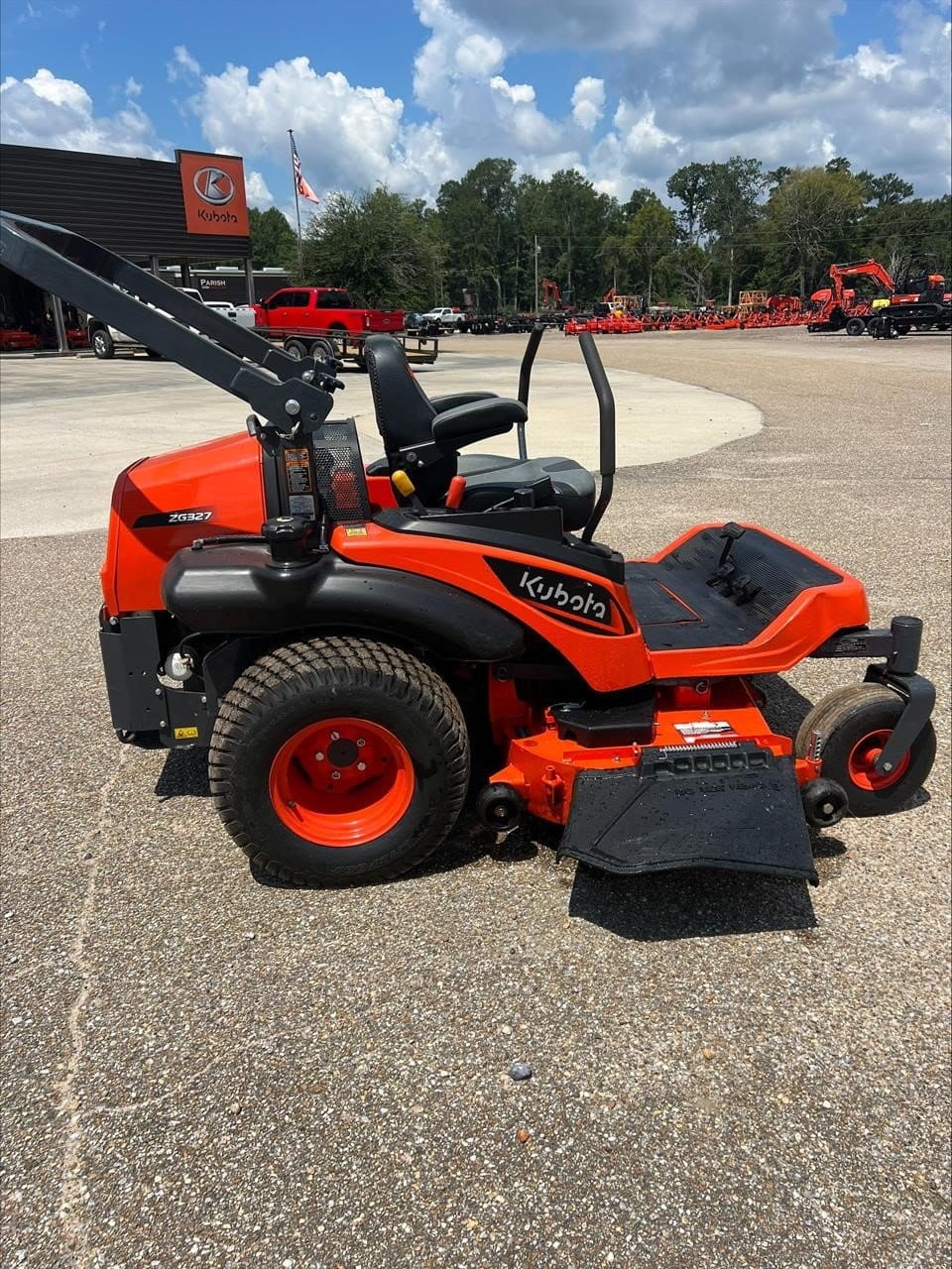 2021 Kubota ZG327 Equipment Image0