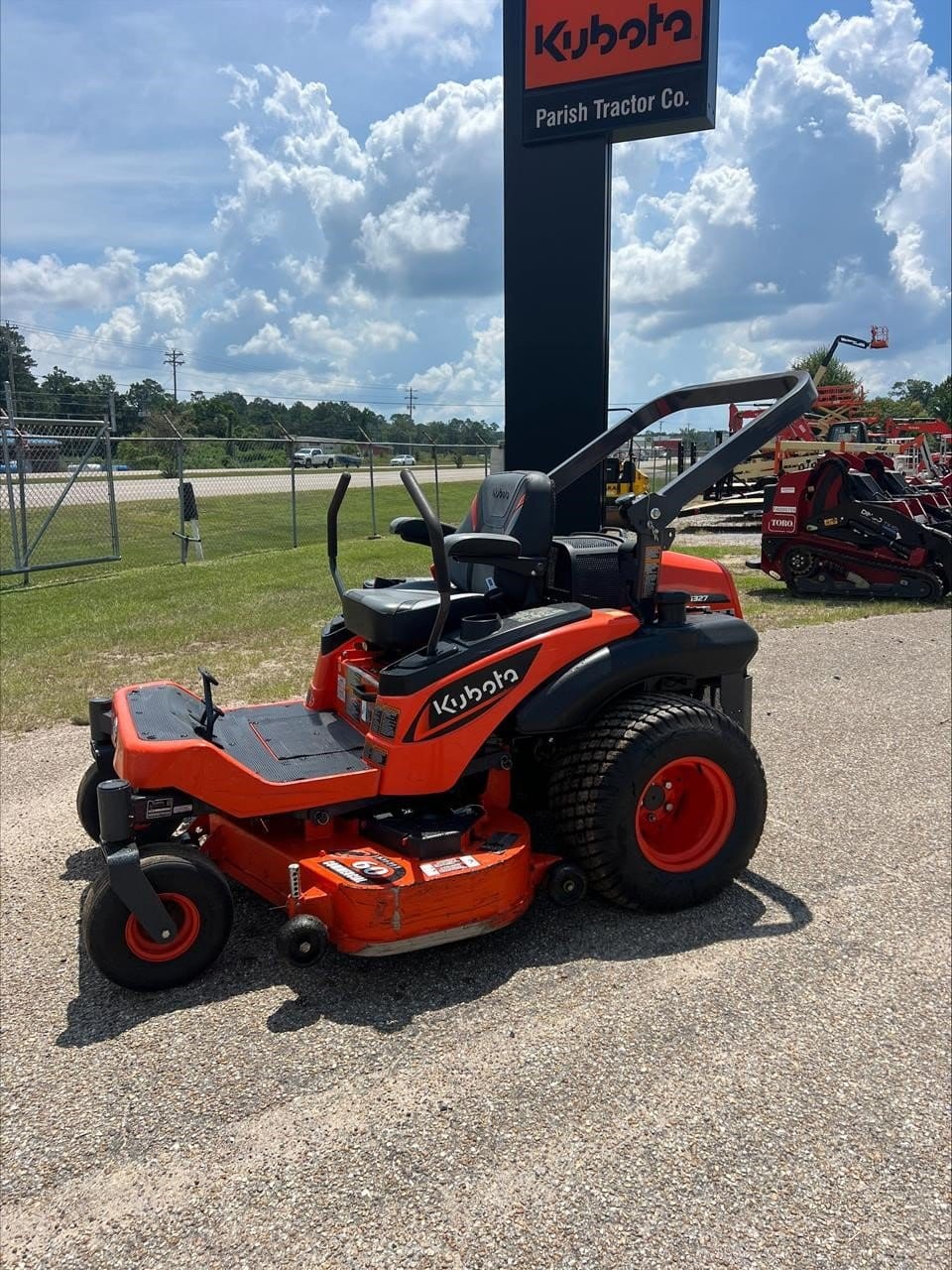 2021 Kubota ZG327 Equipment Image0