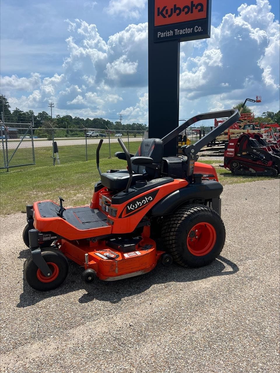 2021 Kubota ZG327 Equipment Image0