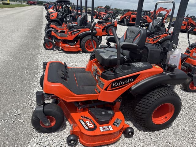 Image of Kubota ZG327 equipment image 2