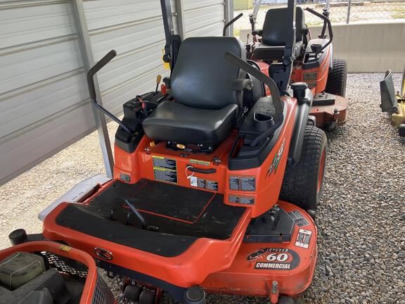 Kubota ZG327 Equipment Image0
