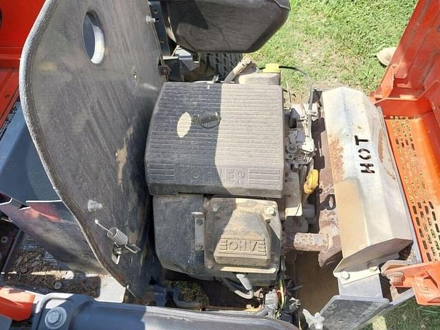 Image of Kubota ZG327 equipment image 4