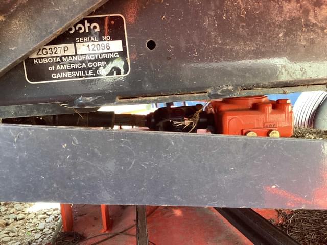 Image of Kubota ZG327 equipment image 1
