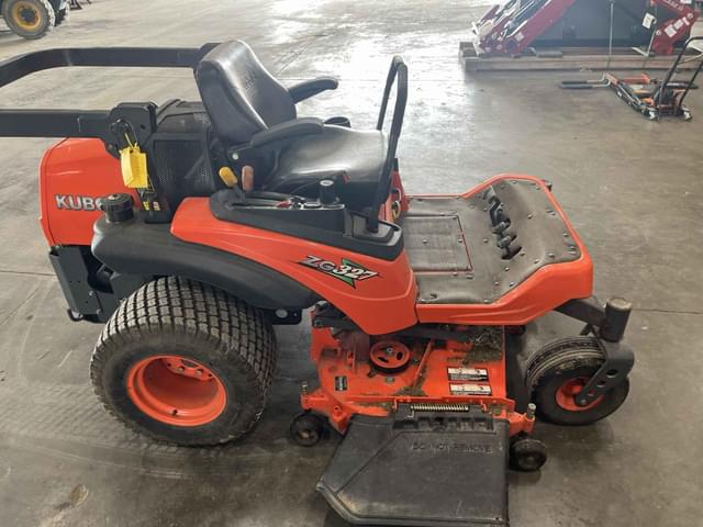 Image of Kubota ZG327 equipment image 3
