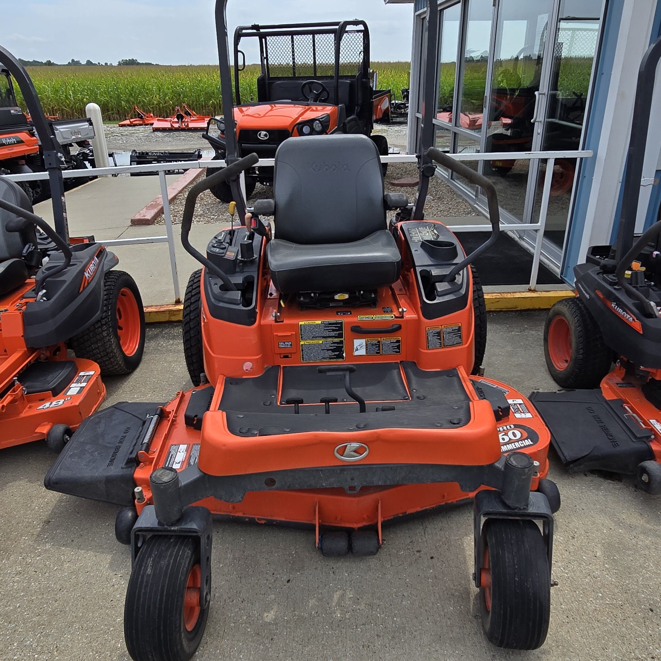 2000 Kubota ZG327 Equipment Image0