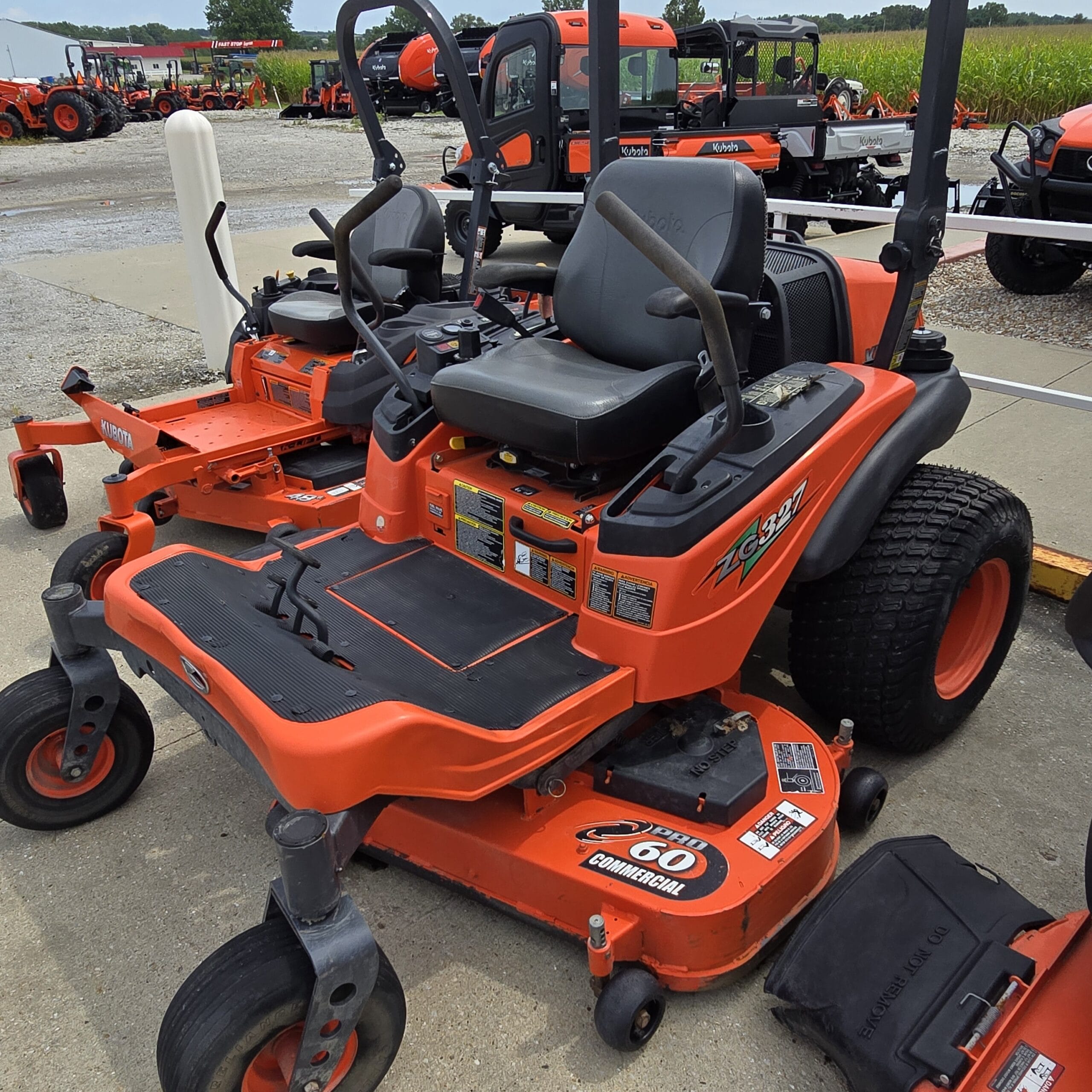 2000 Kubota ZG327 Equipment Image0