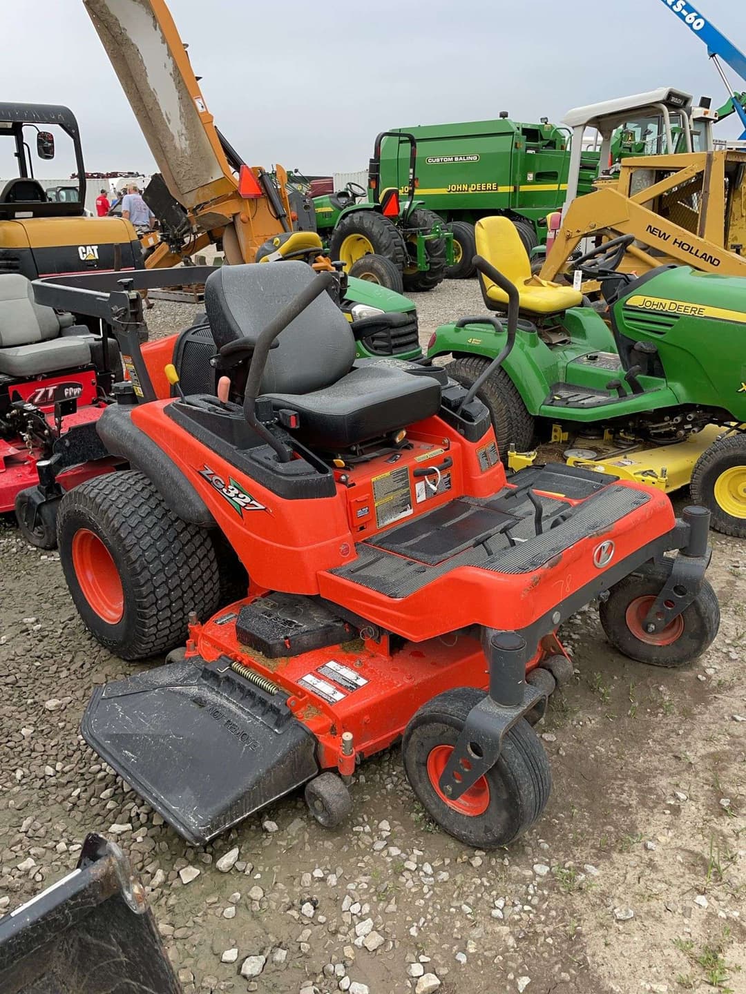 Image of Kubota ZG327 Primary image
