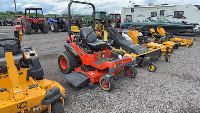 Image of Kubota ZG327 equipment image 2