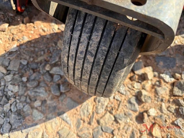 Image of Kubota ZD28 equipment image 4