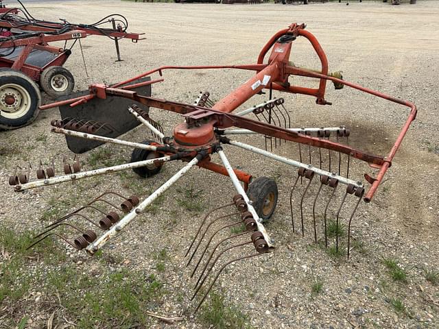Image of Kuhn GS300 equipment image 2