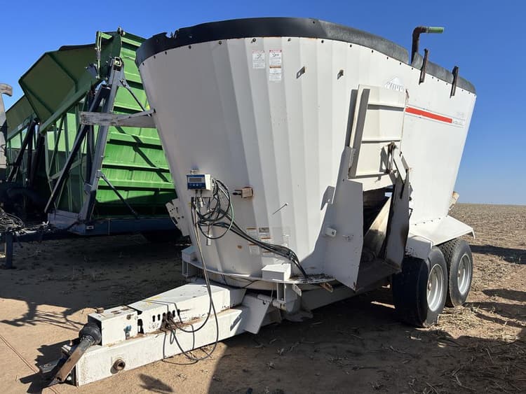 Kuhn Knight 51100 Vertical Maxx Hay and Forage Grinders/Mixers for Sale