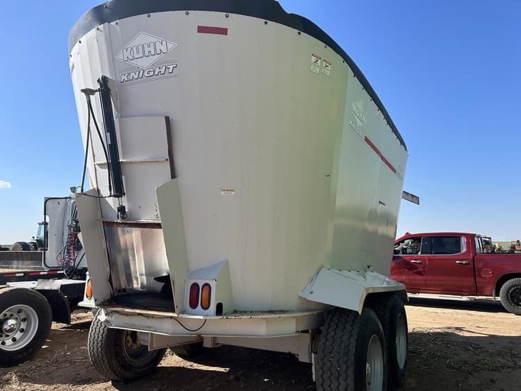 Kuhn Knight 51100 Vertical Maxx Hay and Forage Grinders/Mixers for Sale