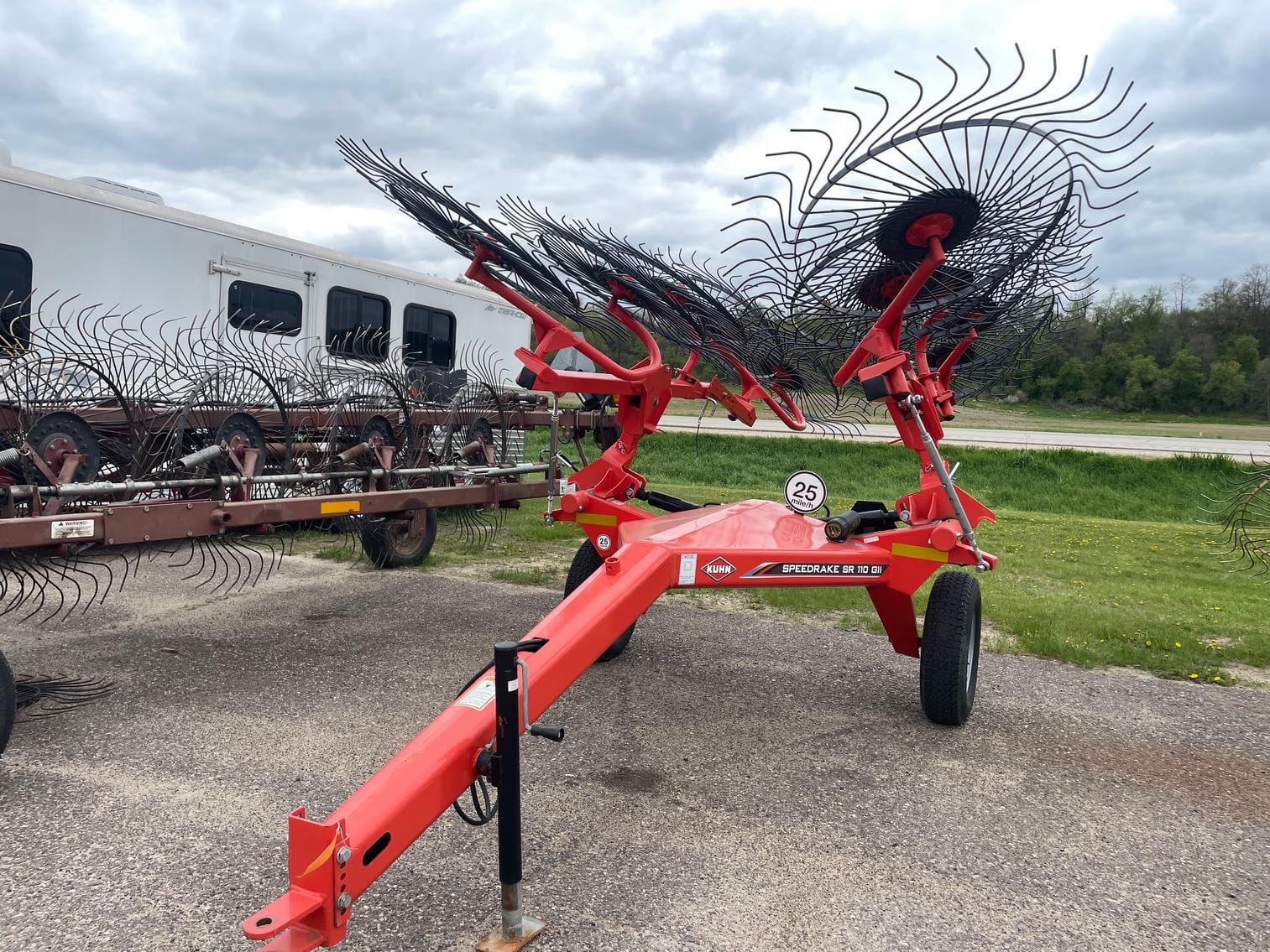 Kuhn SR110GII Equipment Image0