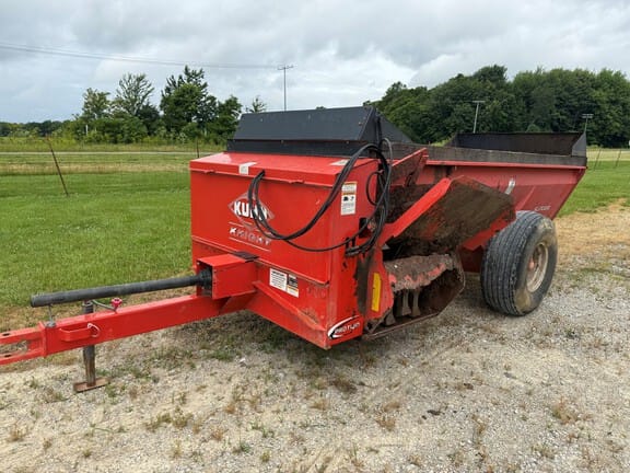 Kuhn Knight 8110 Equipment Image0