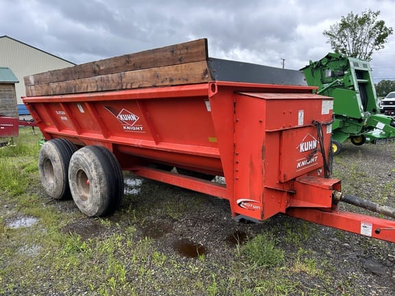 Kuhn Knight 8118 Equipment Image0