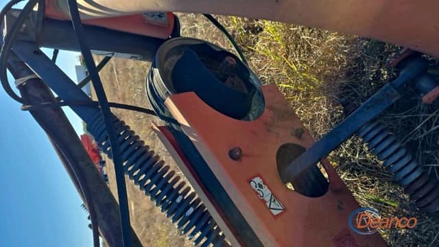 Image of Kuhn CM247 equipment image 2