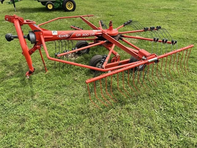 Image of Kuhn GA300GM equipment image 2