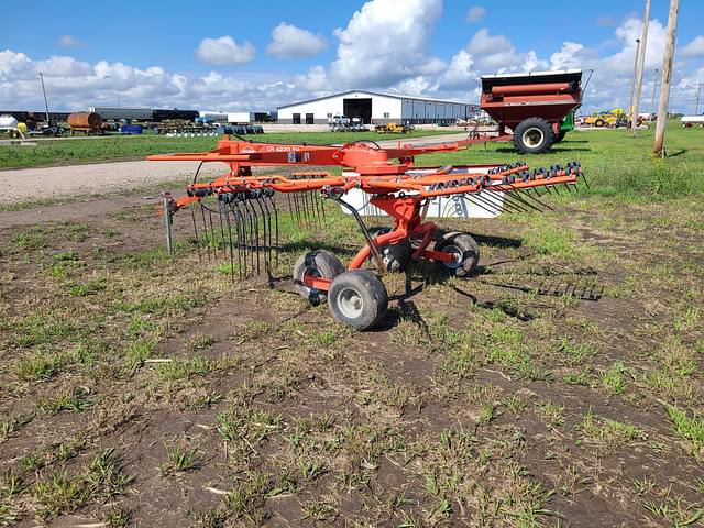Image of Kuhn GA4220TH equipment image 2