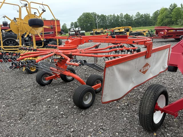 Image of Kuhn GA 4230T equipment image 1