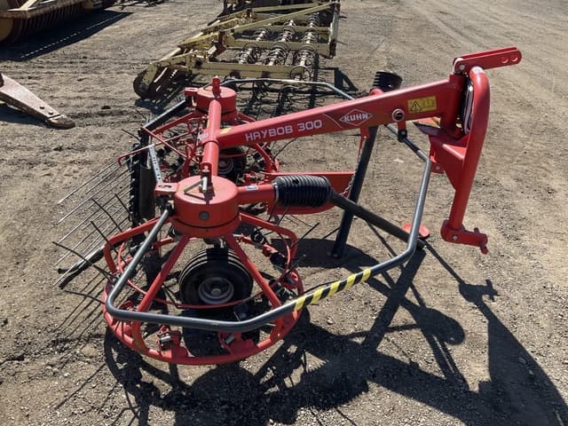Image of Kuhn Haybob 300 equipment image 3