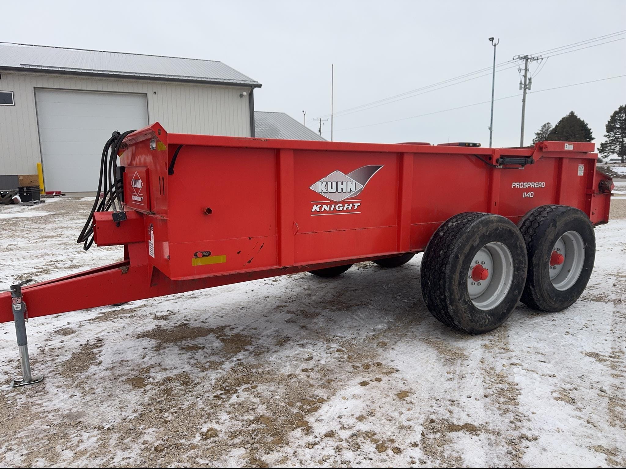 Kuhn Knight 1140 Equipment Image0