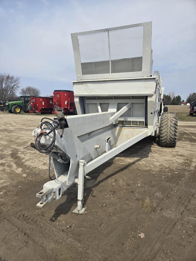 Image of Kuhn Knight 2054 equipment image 1