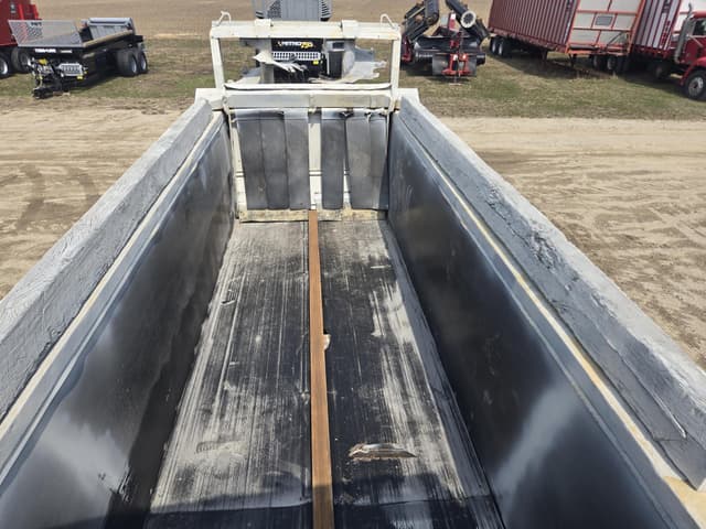 Image of Kuhn Knight 2054 equipment image 4