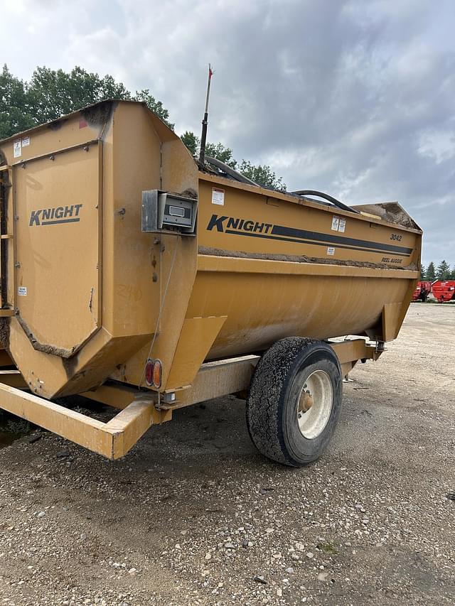 Image of Kuhn Knight 3042 equipment image 3
