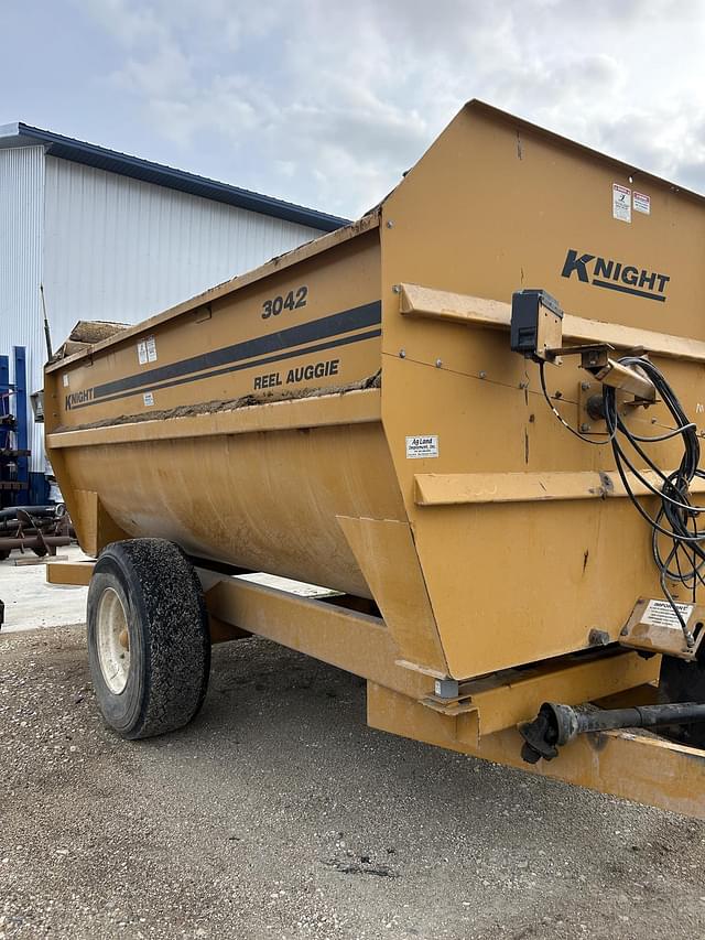 Image of Kuhn Knight 3042 equipment image 1