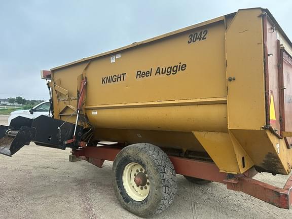 Image of Kuhn Knight 3042 equipment image 2