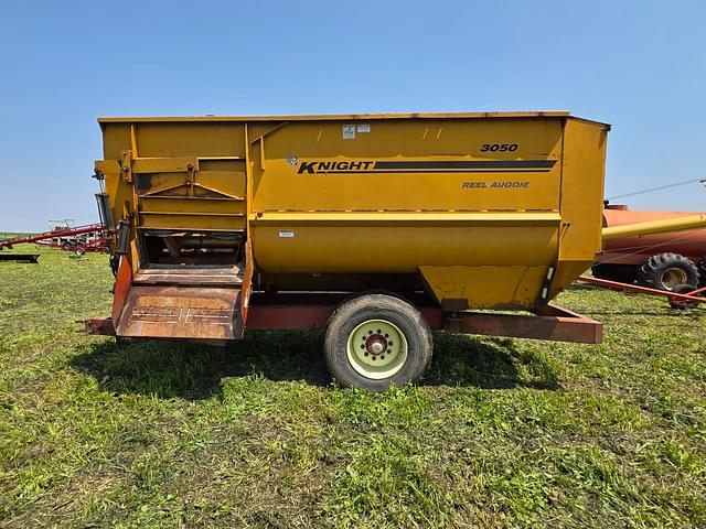Image of Kuhn Knight 3050 equipment image 2