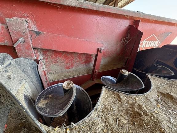 Image of Kuhn Knight 3130 equipment image 2