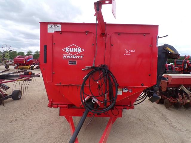Image of Kuhn Knight 3130 equipment image 2