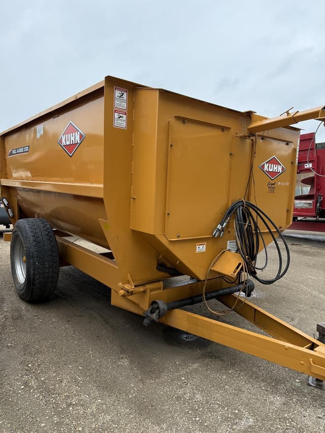 Image of Kuhn Knight 3130 equipment image 1