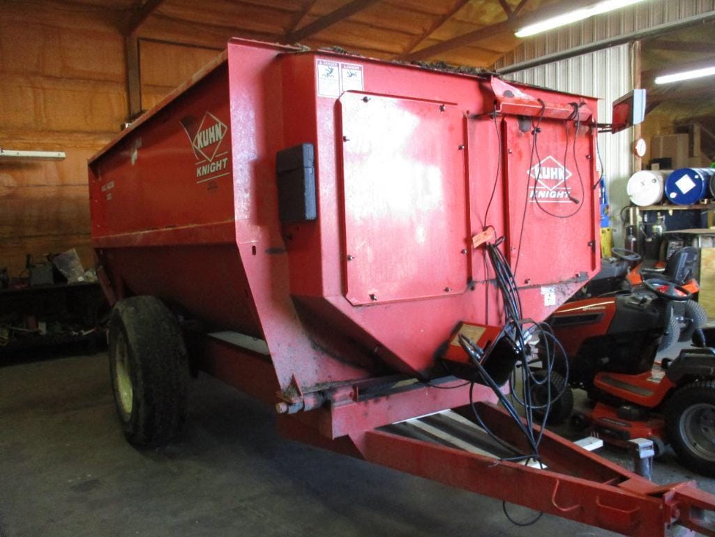 Main image Kuhn Knight 3130