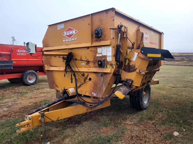 Image of Kuhn Knight 3136 equipment image 1