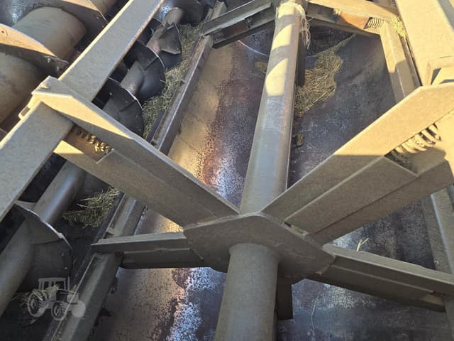 Image of Kuhn Knight 3136 equipment image 4