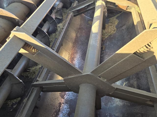 Image of Kuhn Knight 3136 equipment image 4