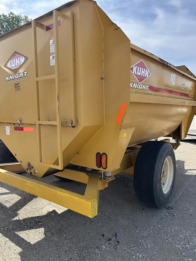 Image of Kuhn Knight 3136 equipment image 2