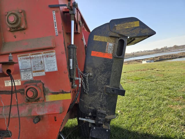 Image of Kuhn Knight 3136 equipment image 2