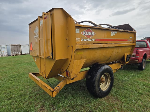 Image of Kuhn Knight 3136 equipment image 2
