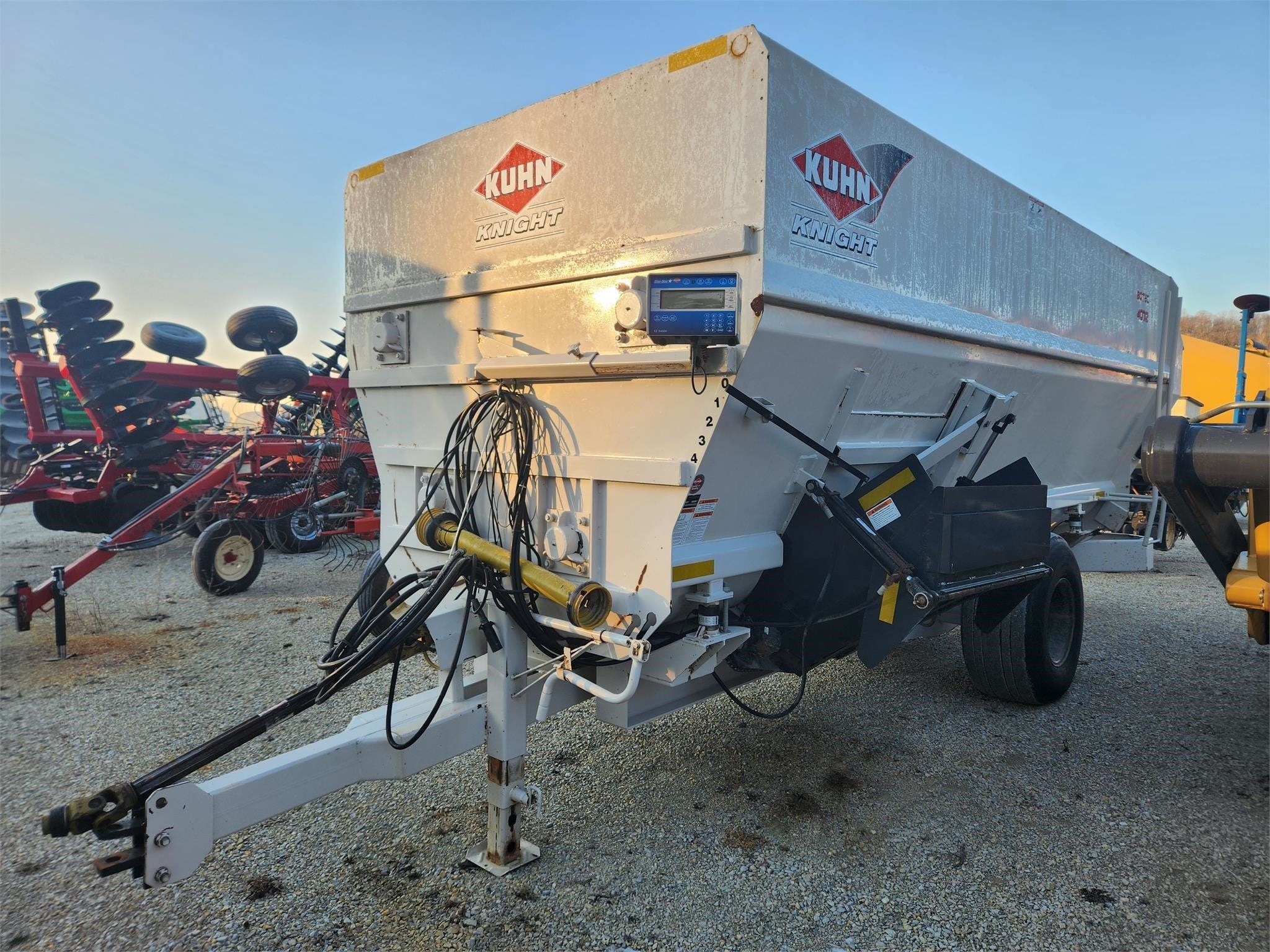 Main image Kuhn Knight 4072