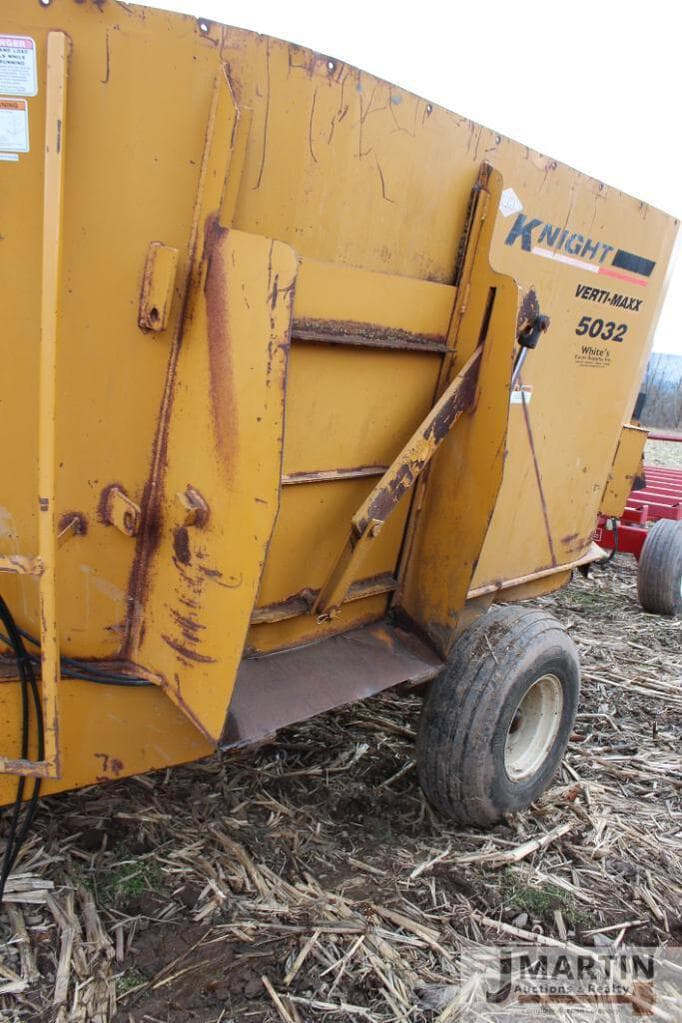 Kuhn Knight Vertical Maxx 5032 Hay and Forage Grinders/Mixers for Sale