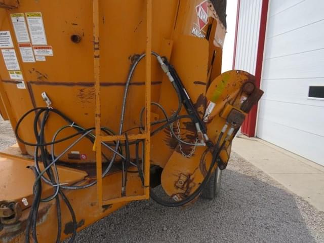 Image of Kuhn Knight Vertical Maxx 5032 equipment image 4