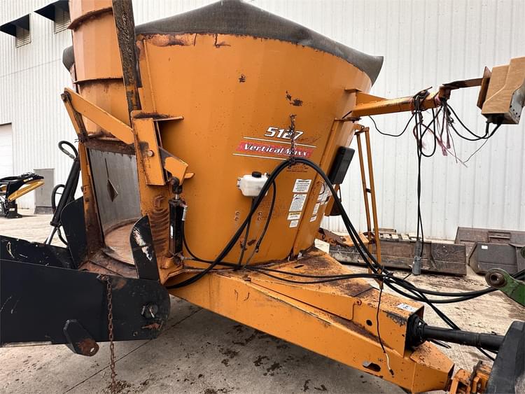 Kuhn Knight 5127 Hay and Forage Grinders/Mixers for Sale Tractor Zoom