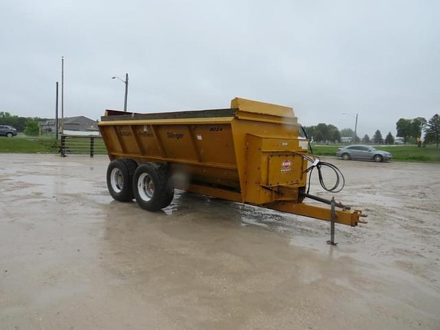 Image of Kuhn Knight 8024 equipment image 1