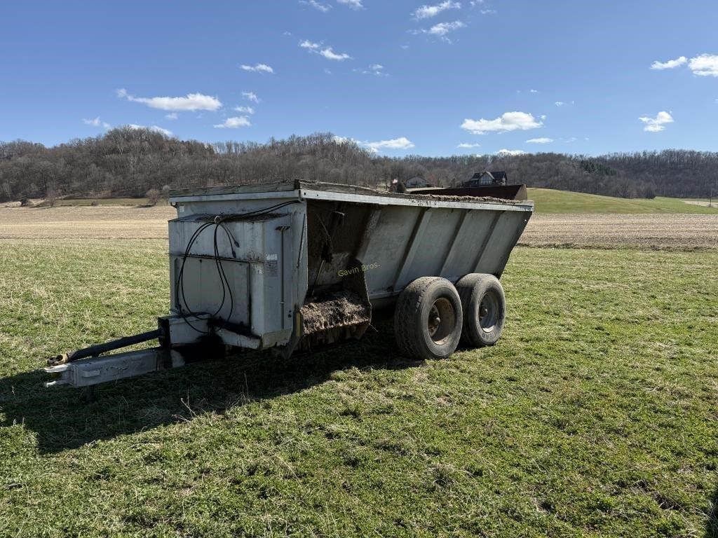 Kuhn Knight 8030 Equipment Image0